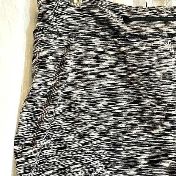 ATHLETA Women’s XL Running Tennis Mini Skirt Shorts Black White Zipper Pocket - Picture 8 of 9